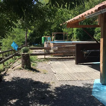 مكان تخييم Camping De L'auberge Mostuéjouls